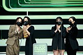 「【#2020MAMA】MAMAMOO＜グループベストボーカルパフォーマンス賞＞受賞」1枚目/2