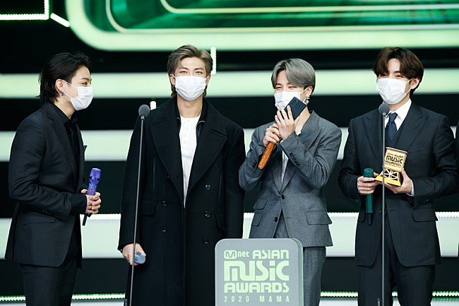 「【#2020MAMA】BTS ＜今年のアルバム賞＞受賞、SUGAもサプライズ登場」1枚目/2