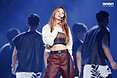 「【#2020MAMA】BoA デビュー20周年特別ステージで変わらぬ歌声を披露」1枚目/3