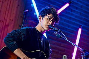 「Billboard JAPANとTikTokによる番組『NEXT FIRE』に川崎鷹也が出演　生配信スタジオライブをレポート」