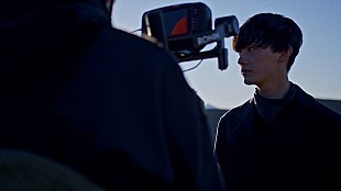 「向井太一、新曲「Get Loud」のMVメイキング映像を公開」