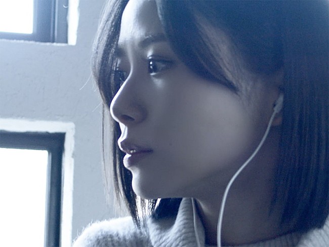 「MAX、朝日奈央が涙したりギャルになったりする「一緒に・・・ （Happiness 2020）」MV公開」1枚目/7