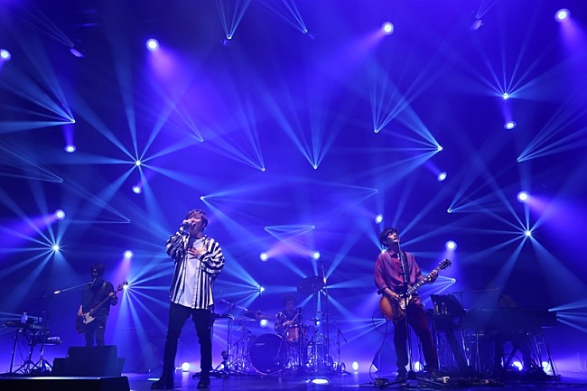 「＜ライブレポート＞ポルノグラフィティ「全盛期はこれからです！」AR演出やレア曲＆新曲披露で沸かせた配信ライヴ」1枚目/8