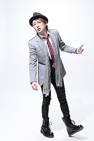 「松隈ケンタ、YouTube音楽トーク番組を開設　WACK渡辺淳之介が初の弾き語り歌唱を披露」