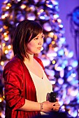「絢香、教会での配信ライブで自身初クリスマスソング「Xmas Santa」など歌唱」1枚目/5