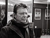 「故デヴィッド・ボウイ、生誕74年を祝うヴァーチャル・イベントの豪華出演者が明らかに」1枚目/1