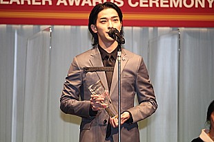 「横浜流星「女優の横浜流星です」　「日本ジュエリ－ベストドレッサ－賞」受賞」