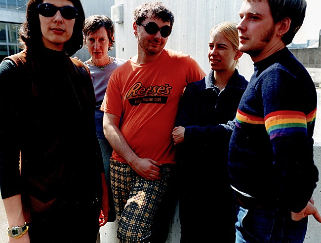 「ステレオラブ、シングル集シリーズ第四弾『Electrically Possessed』を2/26にリリース」1枚目/3