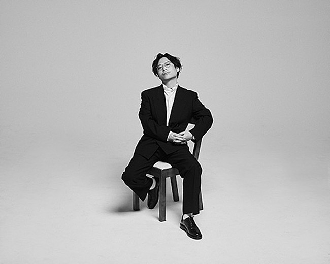 「中田裕二、ソロ10周年記念ベストALリリース決定」1枚目/1