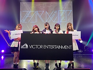 「DEAR KISSが4月にビクターエンタテインメントからメジャーデビュー」