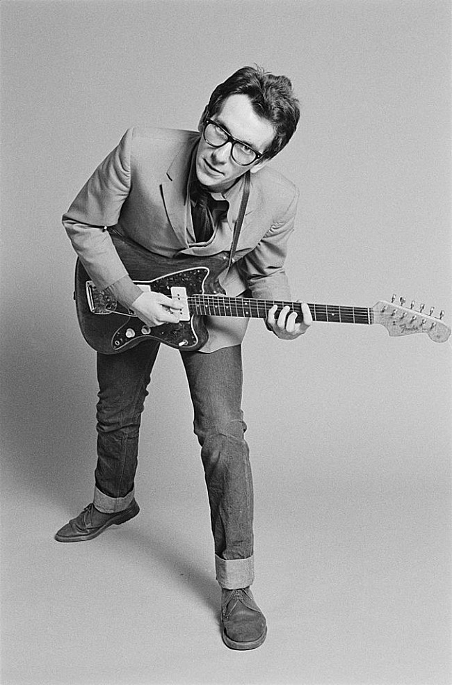 「エルヴィス・コステロ、『SNL』を10年以上出禁になった過去を振り返る「覚えてほしかっただけ」」1枚目/1