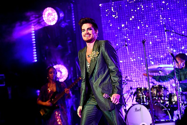 「アダム・ランバート、自身のメイクアップ・ラインを出してみたいと語る」1枚目/1