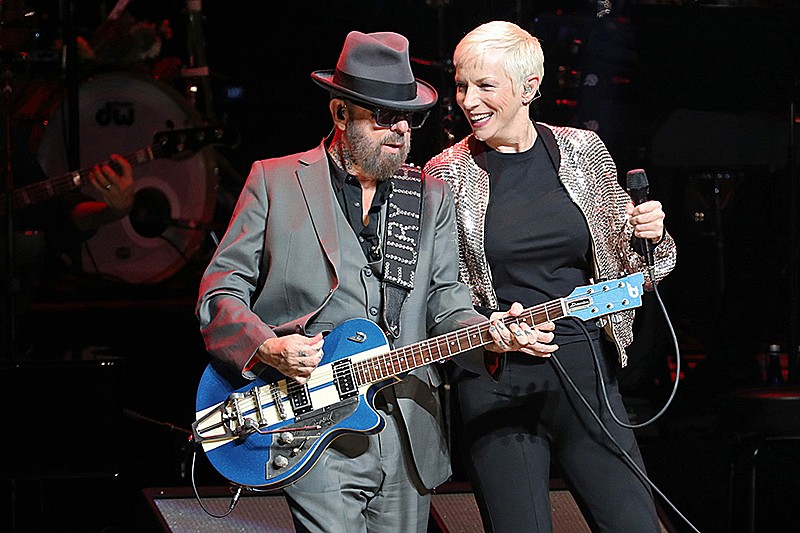 アニー・レノックス、新型コロナのワクチン接種を受ける様子を公開