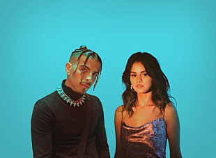 「セレーナ・ゴメス、最新スペイン語曲「Baila Conmigo」では“音楽が私たちを繋いでくれる”ことを表現」