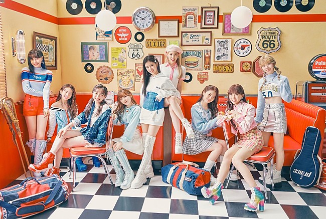 「NiziU、初のダブルAサイドシングル『Take a picture／Poppin’ Shakin’』リリース決定」1枚目/1