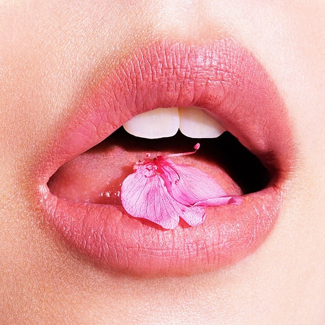 「あいみょんの新曲「桜が降る夜は」配信リリース＆ABEMA『恋とオオカミには騙されない』の主題歌に」1枚目/2