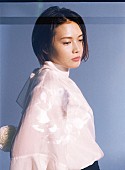 「YUI、セルフカバー作品『NATURAL』2月リリース　人気曲をFLOWER FLOWERでリアレンジ」1枚目/3