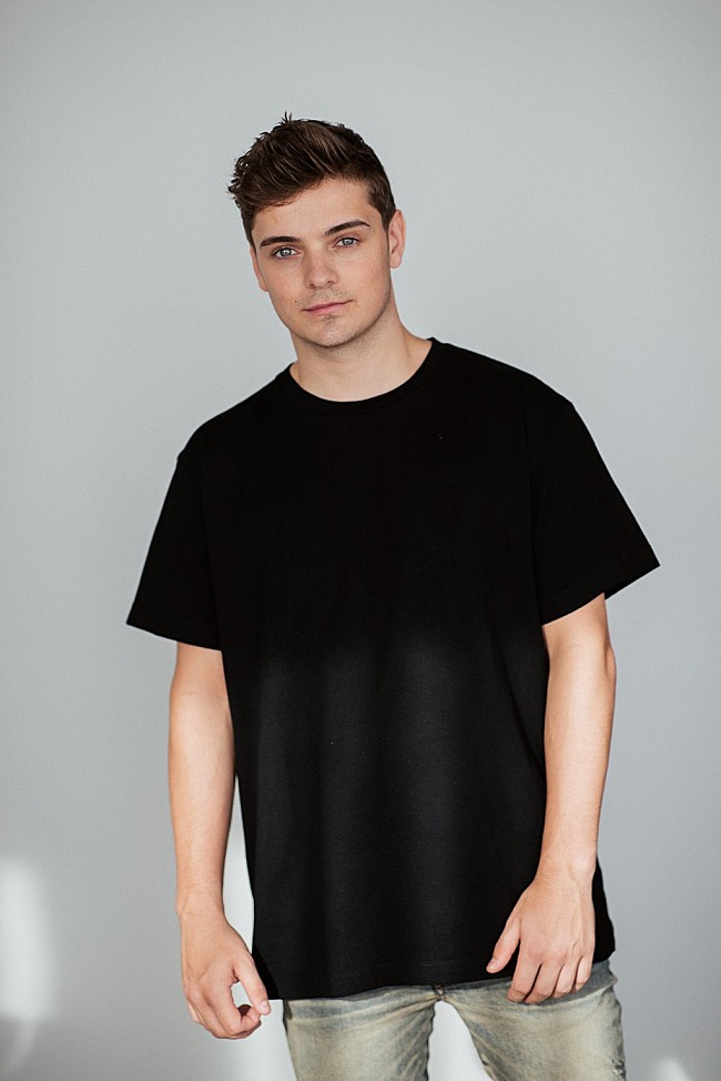 「マーティン・ギャリックス、2021年第一弾シングル「プレッシャーwithトーヴ・ロー」解禁」1枚目/2