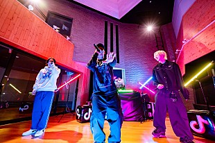 「BLOOM VASEがBillboard JAPANとTikTokによる番組『NEXT FIRE』に出演　生配信スタジオライブをレポート」