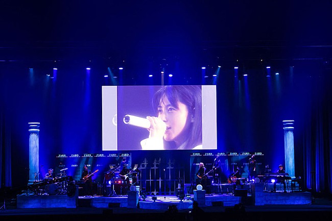 「ZARDデビュー30周年記念配信イベントのライブレポート到着」1枚目/2