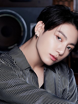 「BTSのJUNG KOOKが「ARMYの部屋」公開、「ARMYの皆さんにも良い音楽を」」