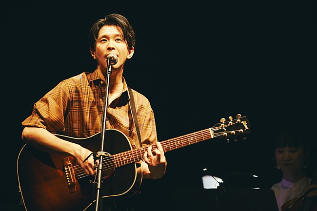 「＜ライブレポート＞Keishi Tanaka、ビルボードライブ東京で行われた【- 3 Peace Set &amp; Strings Set -】を生配信 「色んなことを忘れられる時間にしよう」」1枚目/8
