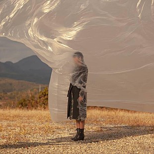 「Kumi Takahara、1stアルバム『See-through』を3/3にリリース」