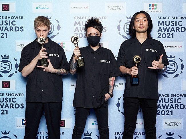 「「BEST PUNK/LOUD ROCK ARTIST」TRIPLE AXE」8枚目/20