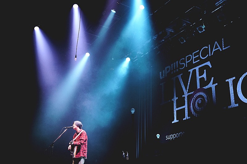 「【LIVE HOLIC extra vol.5】、アコースティックで行われた大阪公演のレポート到着」1枚目/12