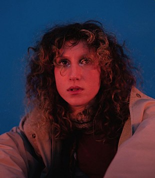 「スクワレル・フラワー、2ndALで日本デビュー決定＆収録曲「Hurt A Fly」MV解禁」