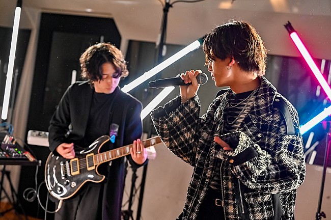 「Who-ya Extended、Billboard JAPANとTikTokによる番組『NEXT FIRE』に出演　自身初の生配信スタジオライブをレポート」1枚目/6