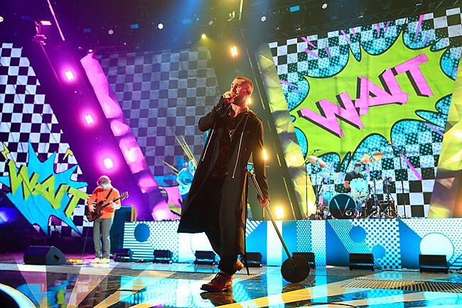 「マルーン5のアダム・レヴィーン、シルバー・ヘアを披露」1枚目/1