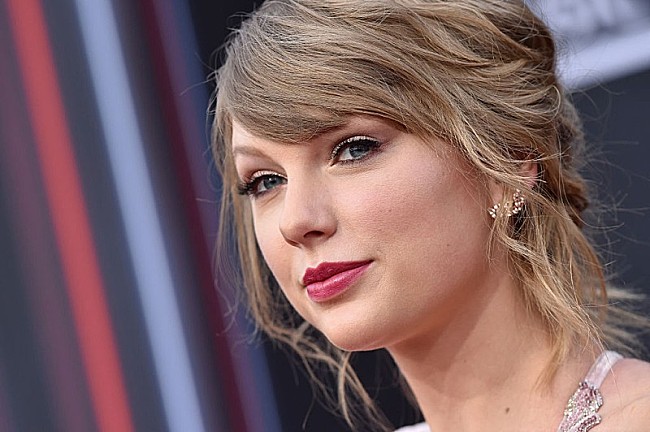 「テイラー・スウィフト、ポップ転向への片鱗を見せた『フィアレス（テイラーズ・ヴァージョン）』収録の未発表曲を明かす」1枚目/1