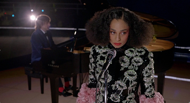 「セレステ、自信に満ちた歌声が印象的な【アカデミー賞】でのパフォーマンス映像公開」1枚目/3