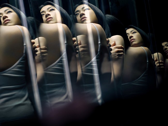 「宇多田ヒカル、新曲「PINK BLOOD」6月配信リリース　ジャケット写真＆アー写を公開」1枚目/4