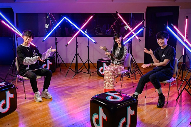 「Tani Yuuki、Billboardが注目のアーティストにフォーカスする番組『NEXT FIRE』でインタビュー映像を配信　新曲を初披露した生配信スタジオライブも」1枚目/6