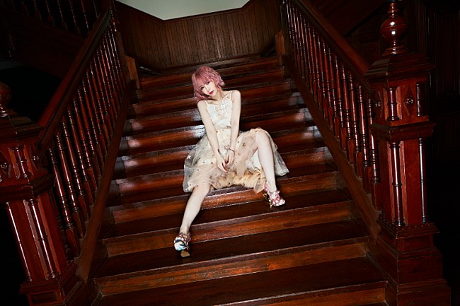 「大森靖子、『街録ch』主題歌、新曲「Rude」東野幸治出演のMV公開、“#俺の大森靖子プレイリスト”始動」1枚目/3