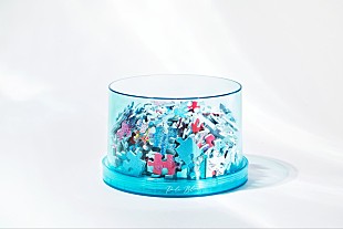 「米津玄師、ニューシングル『Pale Blue』パッケージ＆法人特典の写真公開」