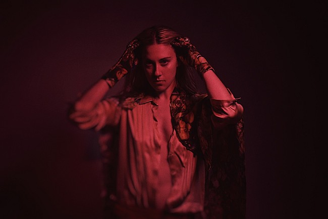 「TORRES、壮大なサウンドへと転換した5thアルバム『サースティア』を7/30にリリース」1枚目/2