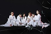 「BiSH、ニューアルバム『GOiNG TO DESTRUCTiON』CDケースを割りまくる」1枚目/1