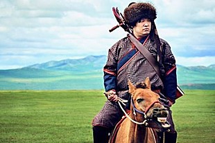 「α-STATIONの開局記念番組が6時間生放送、スペシャルDJは岡崎体育」