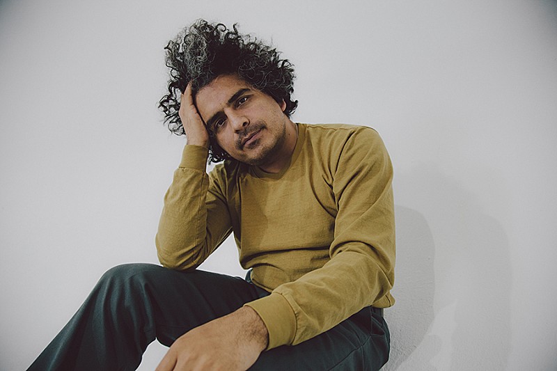 エラード・ネグロ、＜4AD＞移籍第一弾アルバムが10/22発売決定＆新曲「Gemini and Leo」解禁