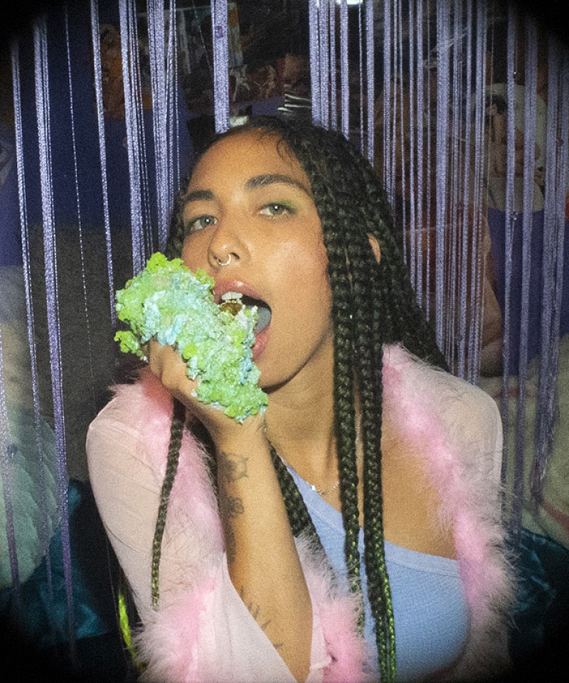 「インディ・ロックの次世代を担うインディゴ・デ・ソウザ、2ndアルバムを9月にリリース」1枚目/2