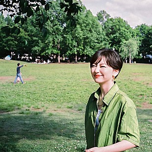 「鈴木真海子 1stアルバムに先駆け「じゃむ (feat. iri)」の先行配信決定、初となるソロライブもビルボードライブにて開催発表」