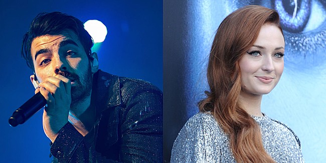 「ジョー・ジョナス＆ソフィー・ターナー夫妻、結婚記念日にウェディング・フォトを公開「人生で最高の2年間」」1枚目/1