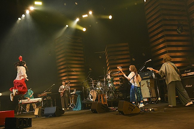 「赤い公園、ラストライブの映像作品が9/29にリリース」1枚目/10