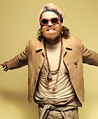 「チェット・フェイカー、暗い時代に喜びと光を見出すニューアルバム『Hotel Surrender』リリース」1枚目/2