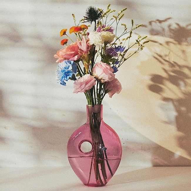 「eill、新曲「花のように」のジャケ写が解禁に　MVは8/11にプレミア公開」1枚目/2