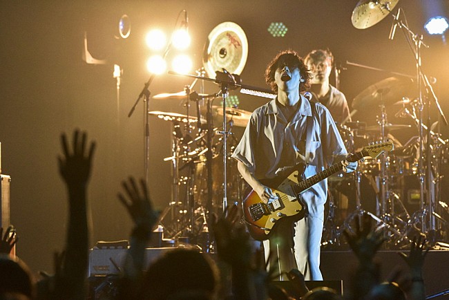 「＜ライブレポート＞[Alexandros] “偶然”の積み重ねが導いた【ALEATORIC TOMATO】大阪2日目公演」1枚目/9