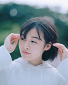 「森七菜、YOASOBIコンポーザーとして活動するAyaseを迎えた新曲「深海」配信リリース、生配信イベントの開催決定」1枚目/3